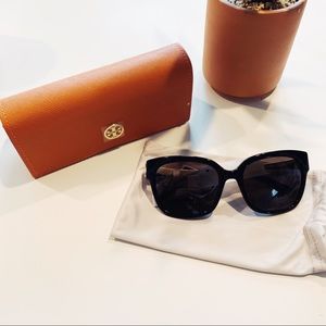 Tory Burch Accessories - Tory Burch Cat Eye Logo Frame Black Sunglasses Tory Burch Accessories - Tory Burch Cat Eye Logo Frame Black Sunglasses
